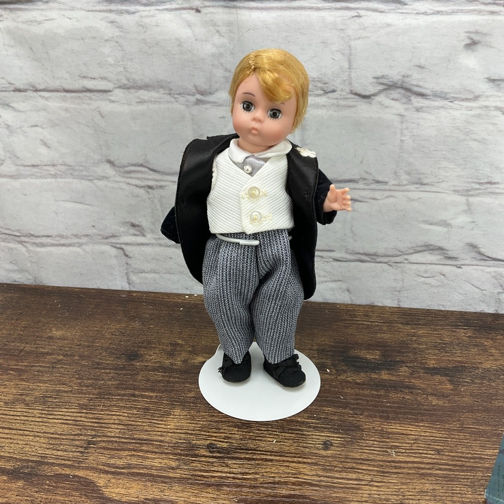 Madame Alexander Groom ‎ Blonde Hair Blue Eyes